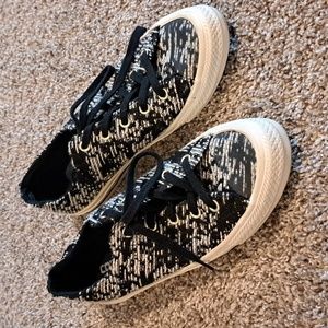 Converse black and white textured US 7/38